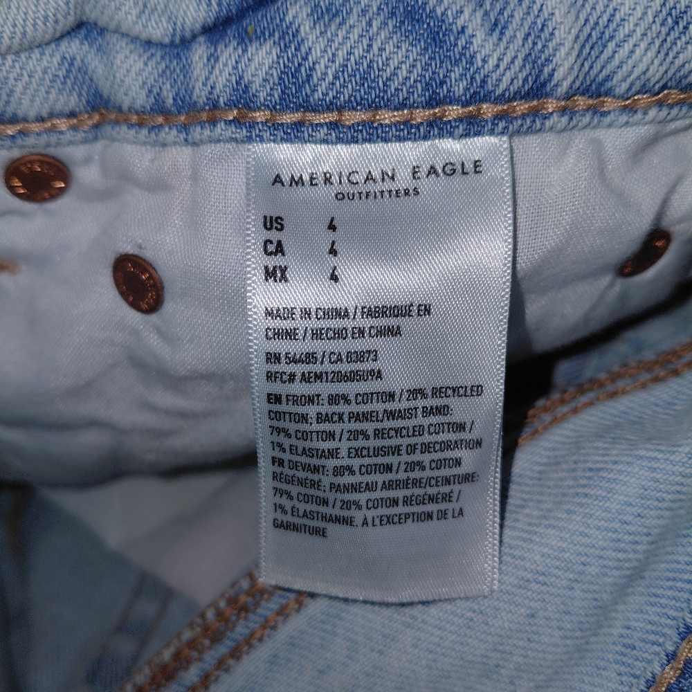 American Eagle Outfitters Strigid Jean Shorts - Size 4 - Midrise - Picture 3 of 7